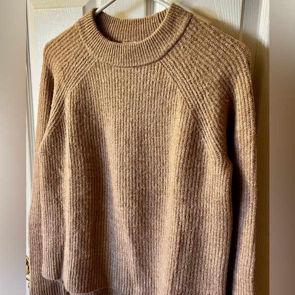 H&M Oversized Mock-TurtleNeck Sweater; Soft Pink; Size: S - Picture 1 of 4
